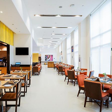 Hotel Fairfield By Marriott Ahmadabad Zewnętrze zdjęcie